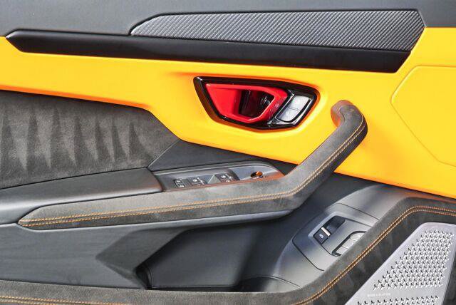 Used 2024 Lamborghini Urus S AWD/4WD image 20
