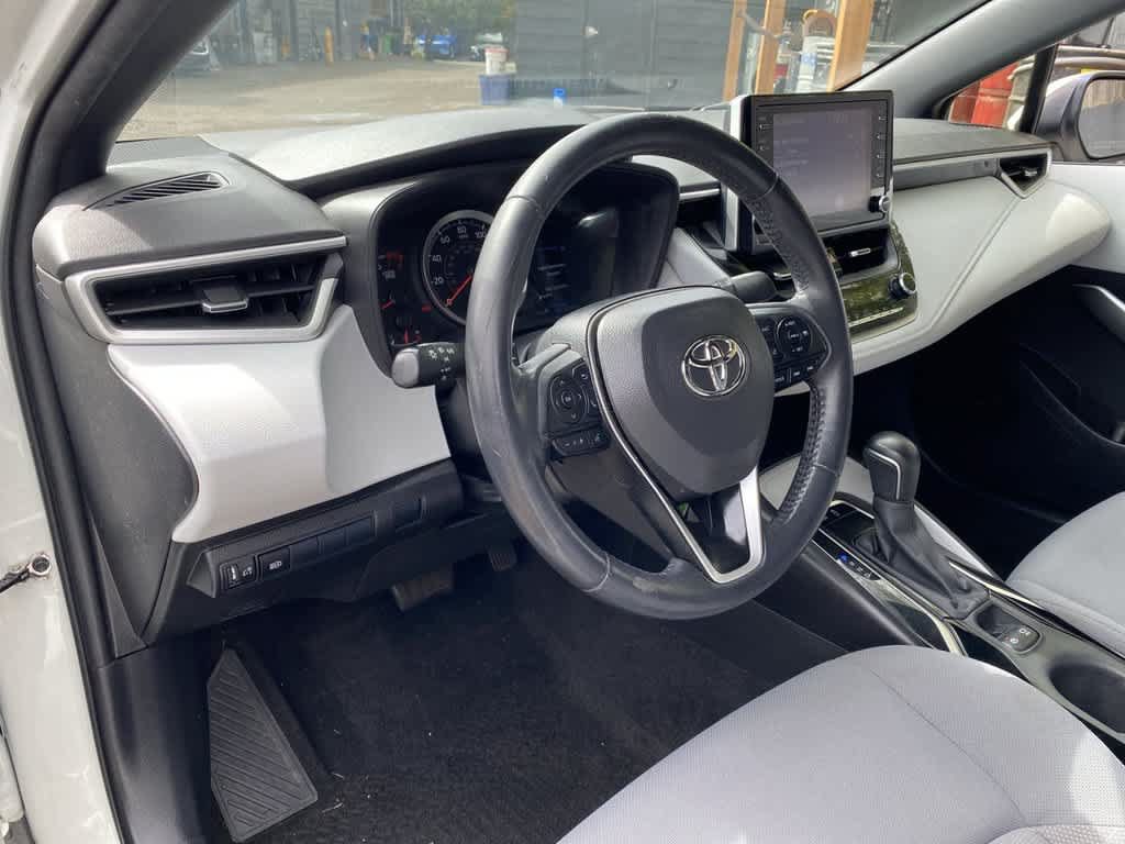 Used 2020 Toyota Corolla SE FWD image 2