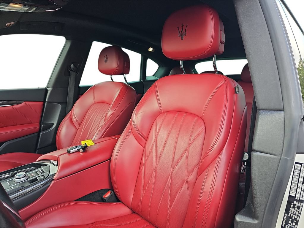 Used 2019 Maserati Levante GranLusso AWD/4WD image 15