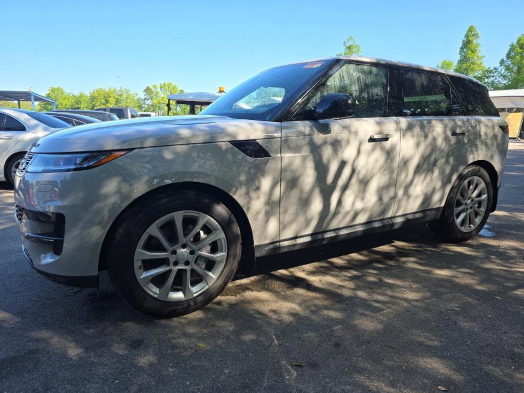 Used 2025 Land Rover Range Rover Sport AWD/4WD image 1