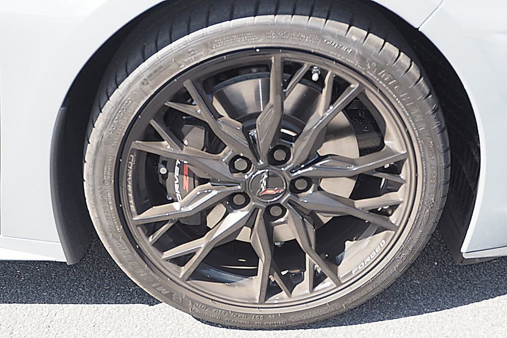 Used 2025 Chevrolet Corvette Stingray Preferred Cpe w/ Z51 Performance Package RWD image 9
