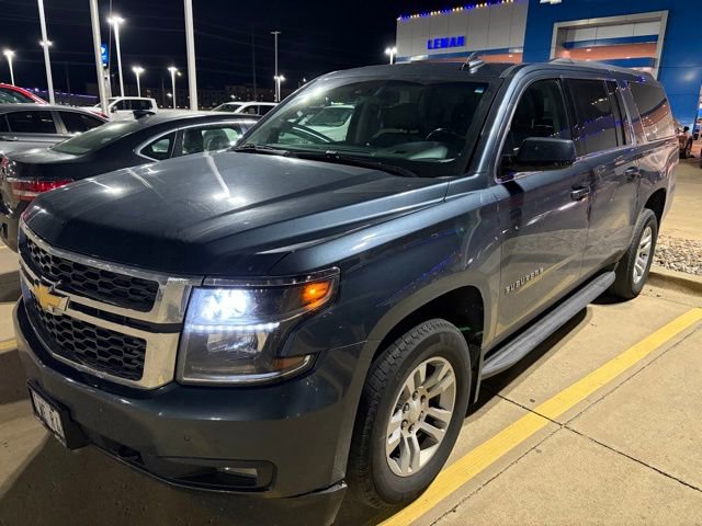 Used 2019 Chevrolet Suburban LT image 3