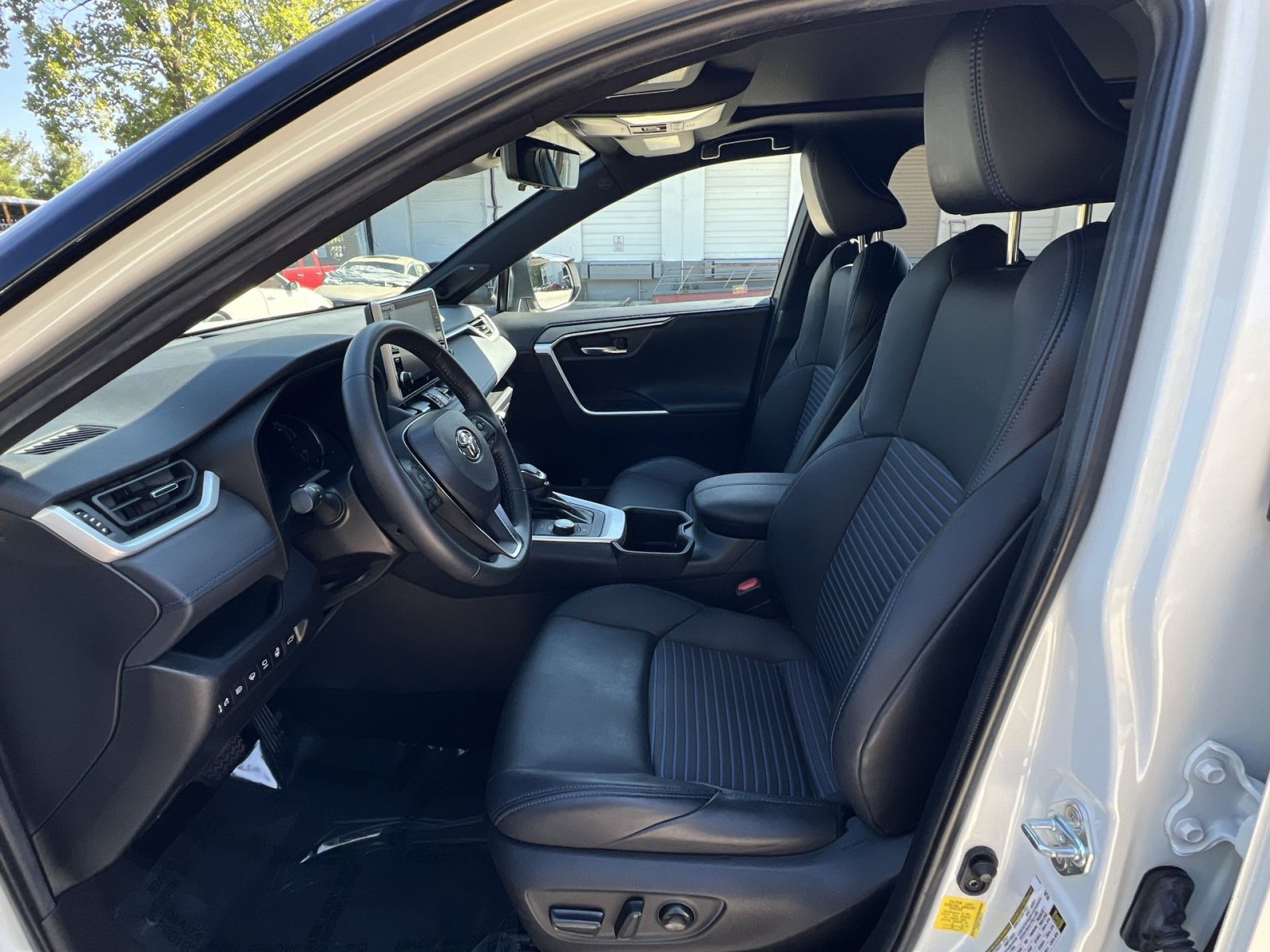 Used 2022 Toyota RAV4 XSE AWD/4WD image 18
