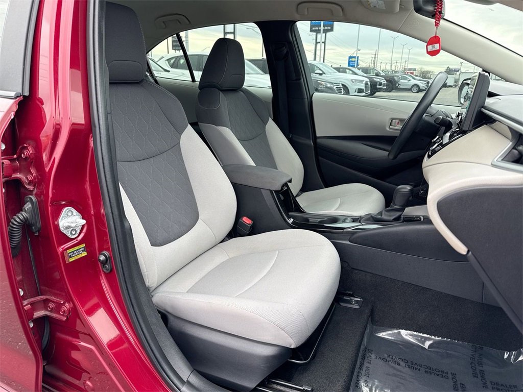 Used 2022 Toyota Corolla LE image 25