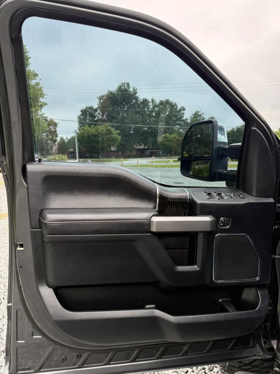Used 2018 Ford F250 Platinum w/ Platinum Ultimate Package AWD/4WD image 16