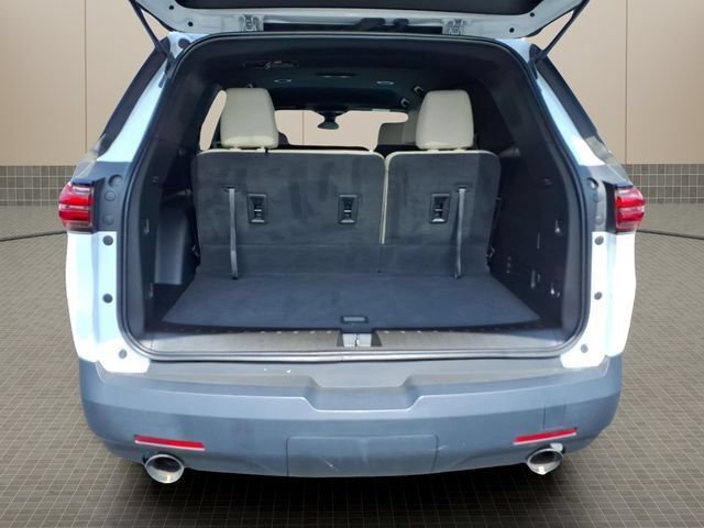 Used 2023 Chevrolet Traverse LS w/ Safety Package FWD image 8