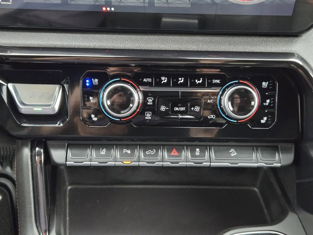 Used 2024 GMC Sierra 2500 AT4 w/ AT4 Premium Plus Package image 16