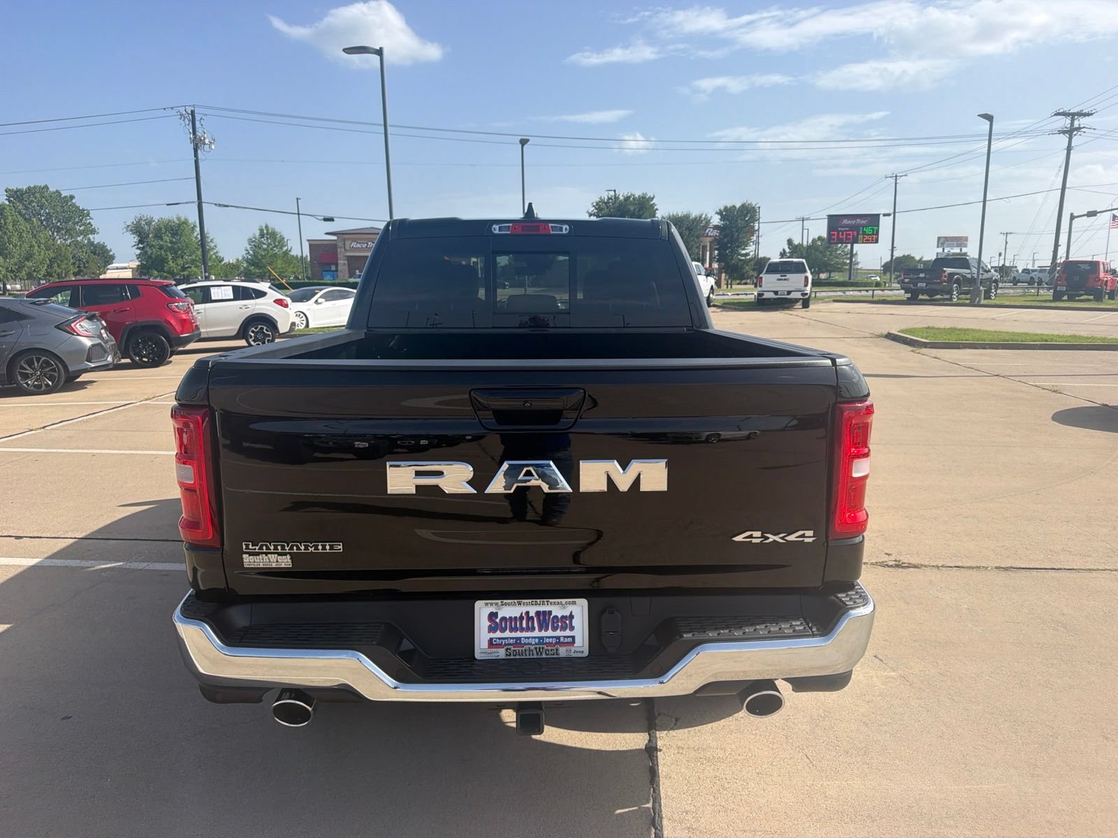 Used 2026 RAM 1500 Laramie w/ Off Road Group AWD/4WD image 6