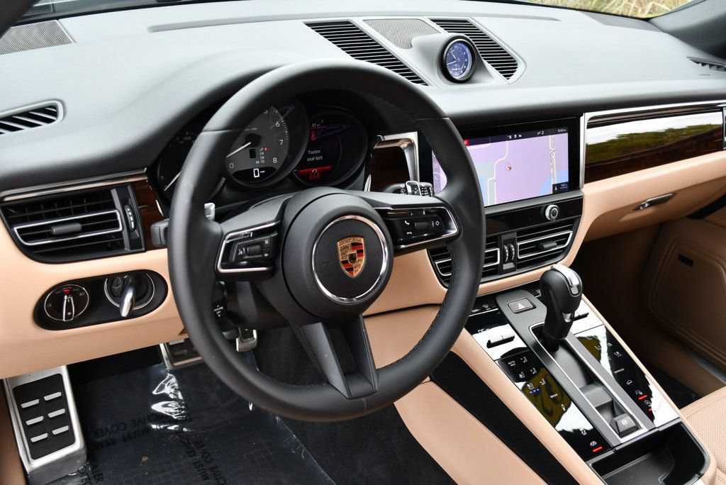 Used 2024 Porsche Macan S AWD/4WD image 12