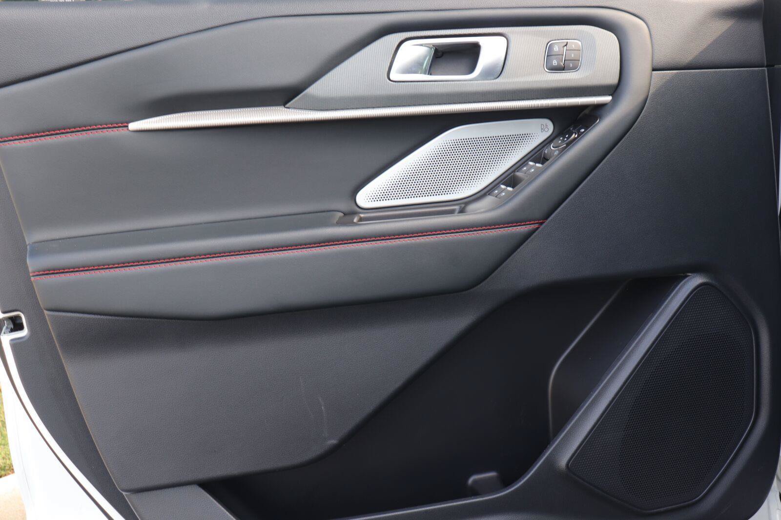Used 2025 Ford Explorer ST w/ Sun And Sound Package AWD/4WD image 9