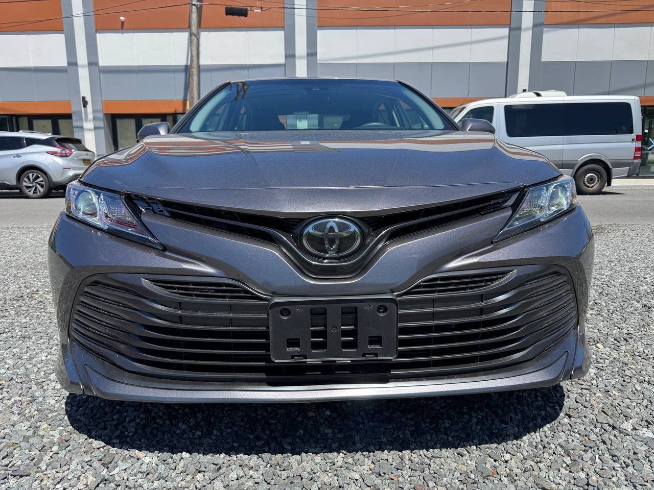 Used 2019 Toyota Camry LE w/ Convenience Package FWD image 2