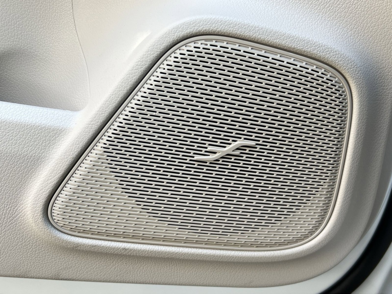 New 2026 Mercedes-Benz GLB 250 4MATIC image 34