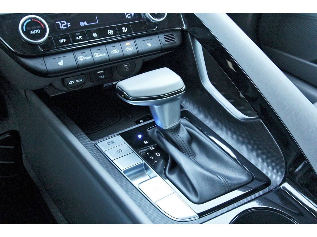 Certified 2025 Hyundai Elantra SEL image 29