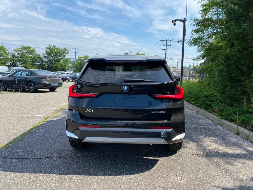 New 2026 BMW X1 xDrive28i w/ Technology Package AWD/4WD image 3