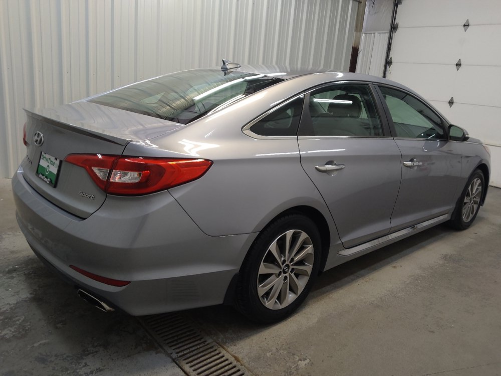 Used 2015 Hyundai Sonata Sport w/ Option Group 03 FWD image 10