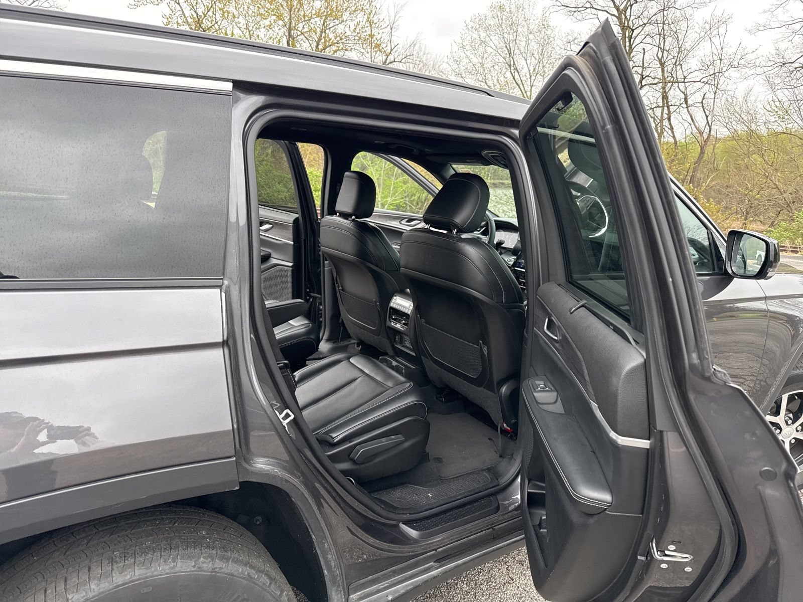 Used 2024 Jeep Grand Cherokee L Limited w/ Luxury Tech Group II AWD/4WD image 22