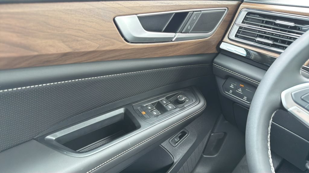 New 2026 Volkswagen Atlas SE FWD image 21