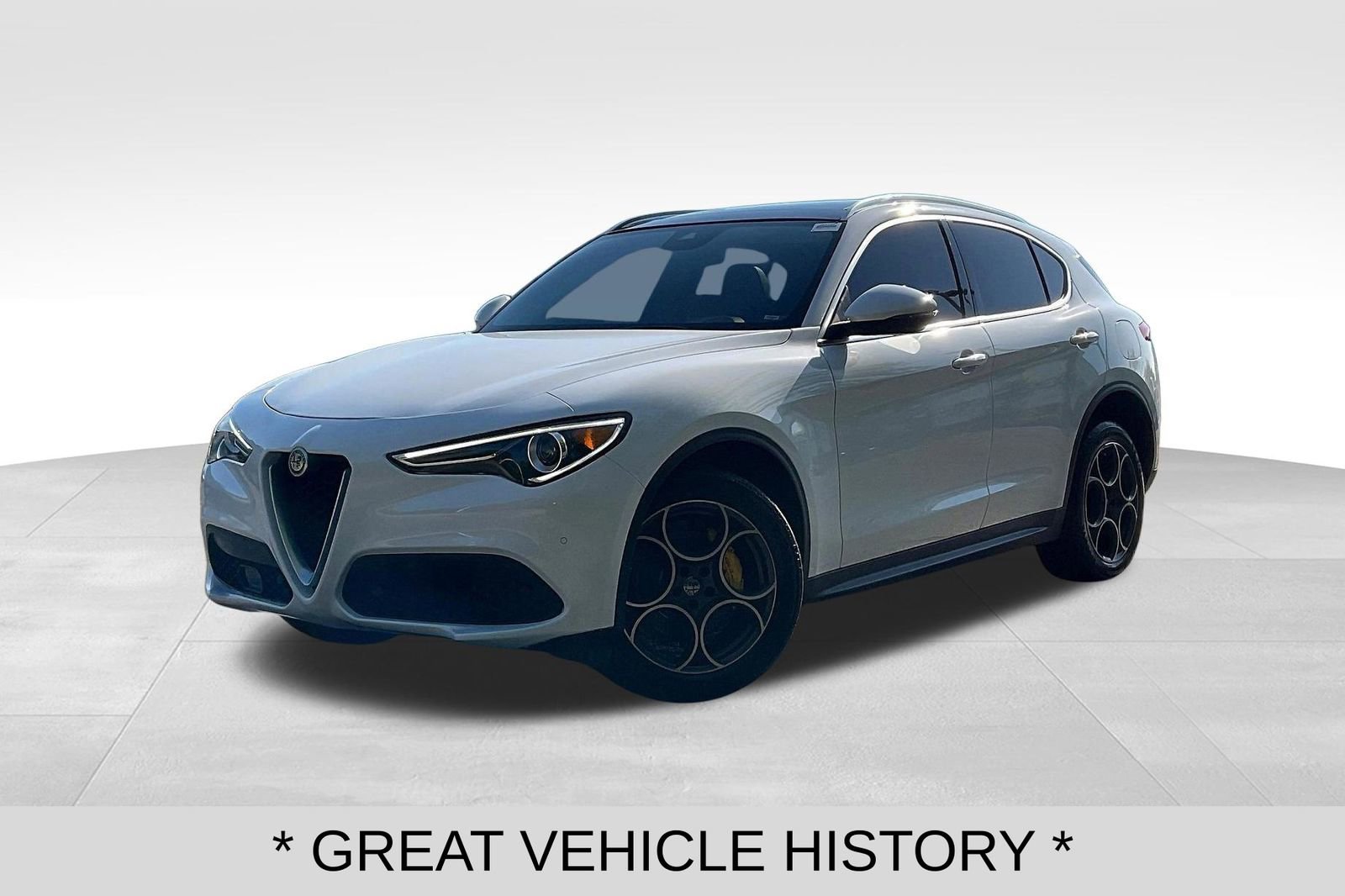 Used 2018 Alfa Romeo Stelvio Ti AWD/4WD image 3