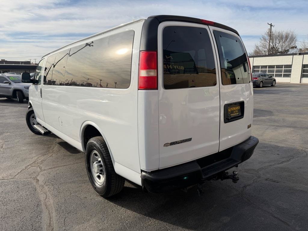 Used 2017 Chevrolet Express 3500 LS RWD image 31