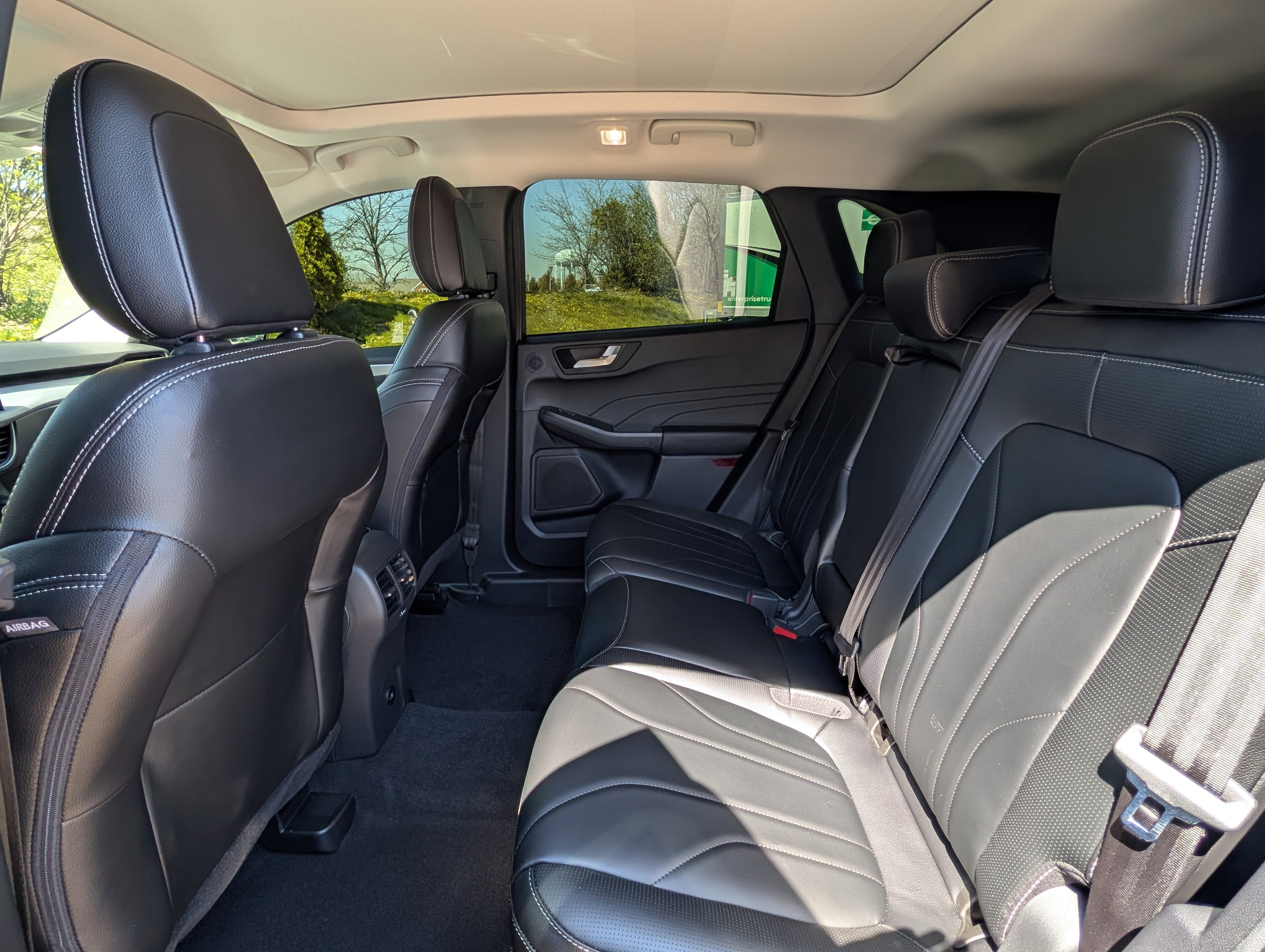 Used 2026 Ford Escape SE w/ PHEV Premium Package image 36