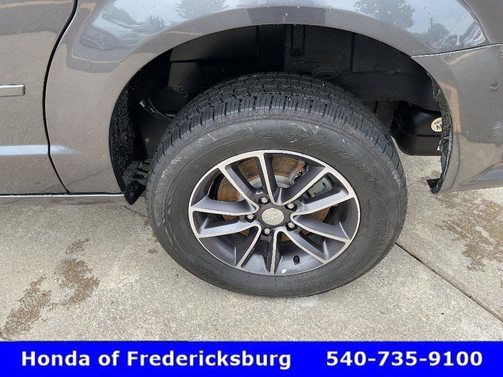 Used 2017 Dodge Grand Caravan SXT FWD image 10