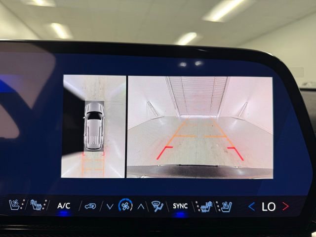 New 2026 Chevrolet Traverse High Country w/ LPO, Floor Liner Package image 16