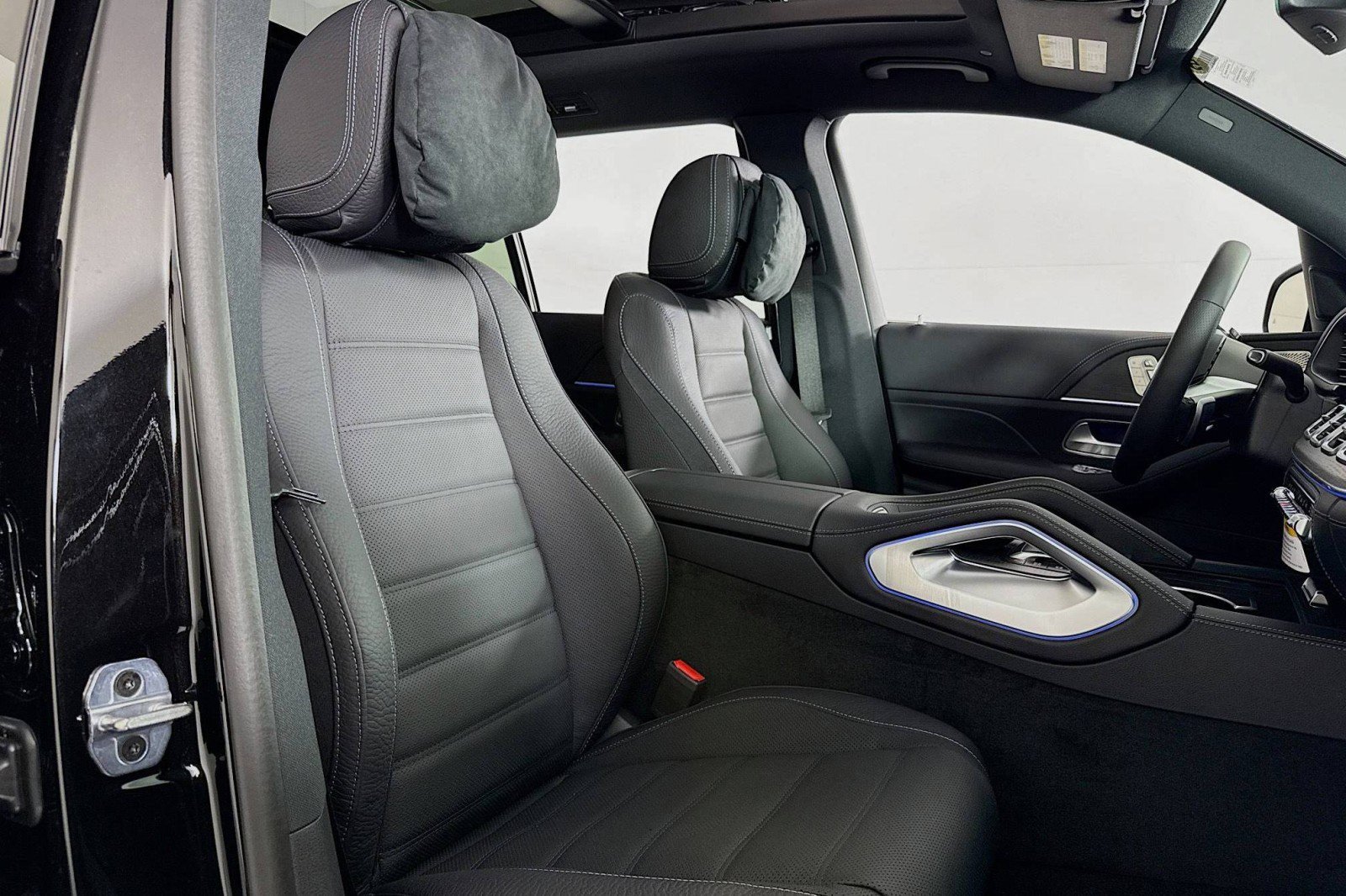 New 2026 Mercedes-Benz GLS 580 4MATIC image 6