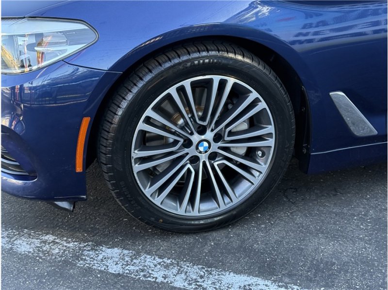 Used 2017 BMW 530i 530i Sedan 4D image 12