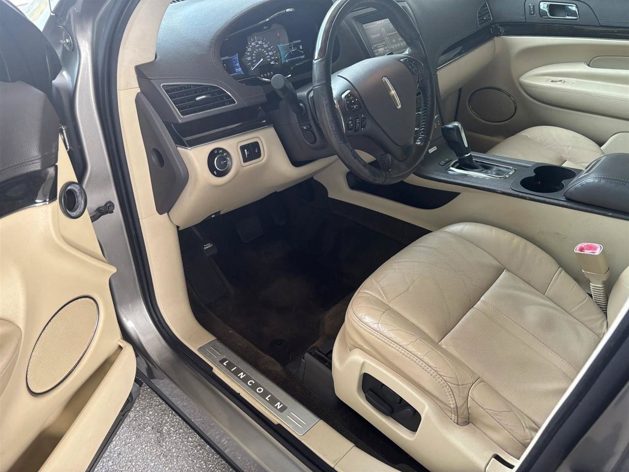 Used 2015 Lincoln MKT AWD w/ Equipment Group 201A image 9