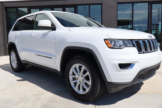 Used 2022 Jeep Grand Cherokee Laredo E w/ Security & Convenience Group
