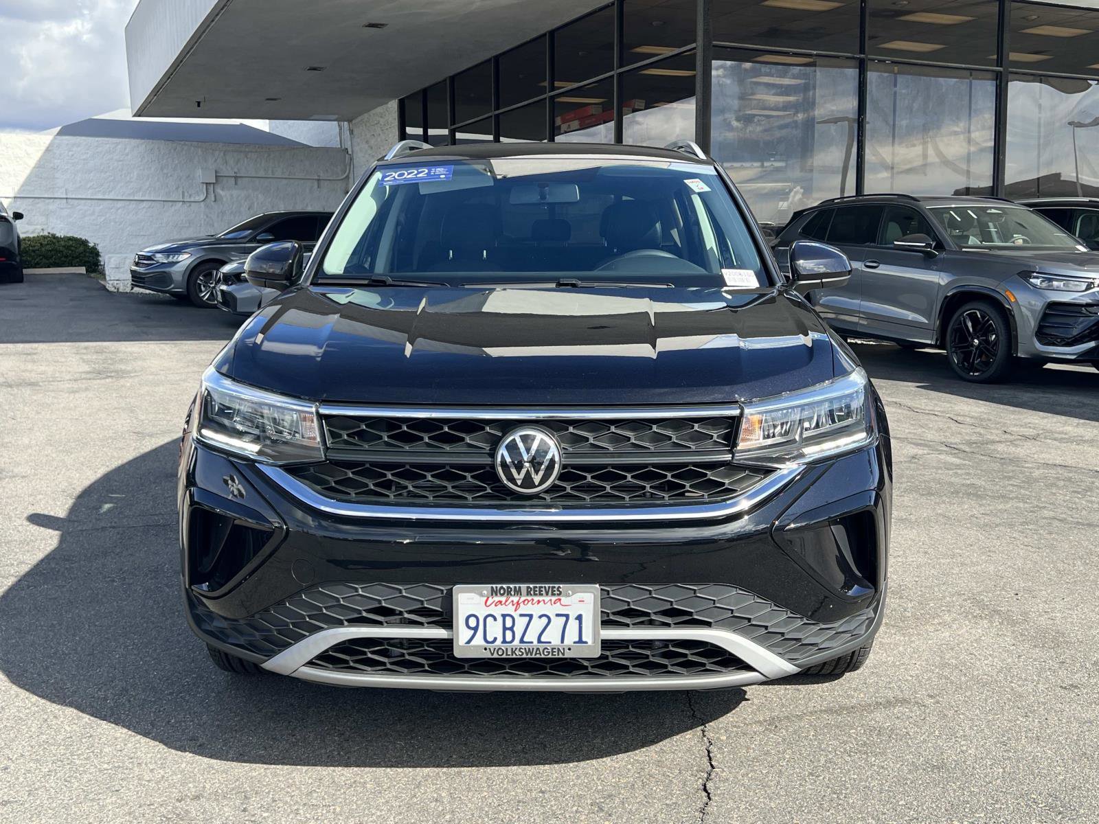 Certified 2022 Volkswagen Taos SE image 4