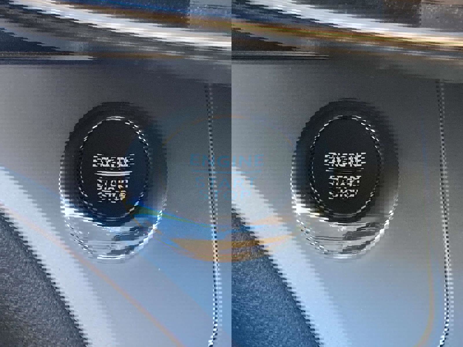 Used 2022 Ford Explorer XLT w/ Equipment Group 202A image 31