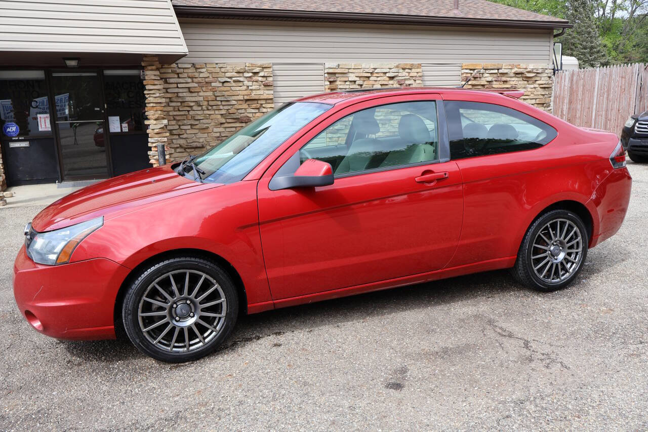 Used 2010 Ford Focus SES FWD image 4