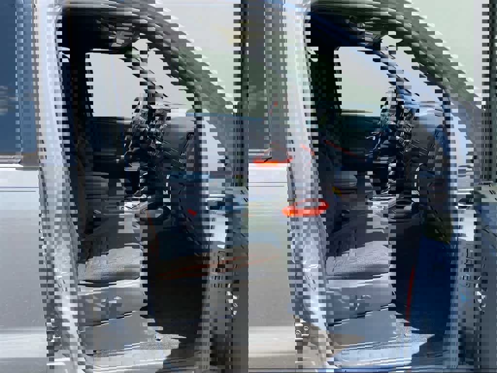 New 2025 Nissan Frontier PRO-4X image 25