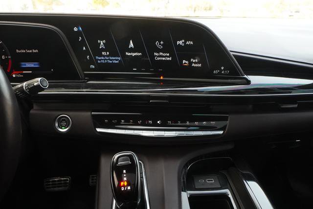 Used 2023 Cadillac Escalade V AWD/4WD image 17