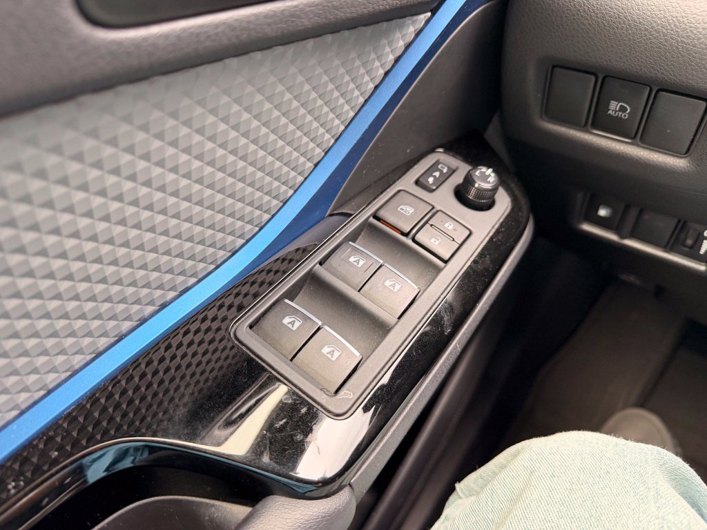 Used 2019 Toyota C-HR XLE FWD image 23