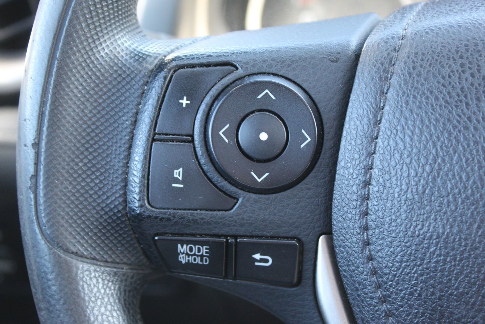 Used 2014 Toyota RAV4 XLE image 24