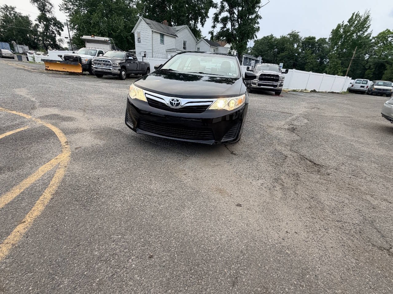 Used 2012 Toyota Camry LE FWD image 11