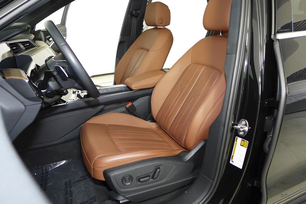 Used 2024 Audi Q8 e-tron Premium Plus w/ Premium Plus Package AWD/4WD image 22