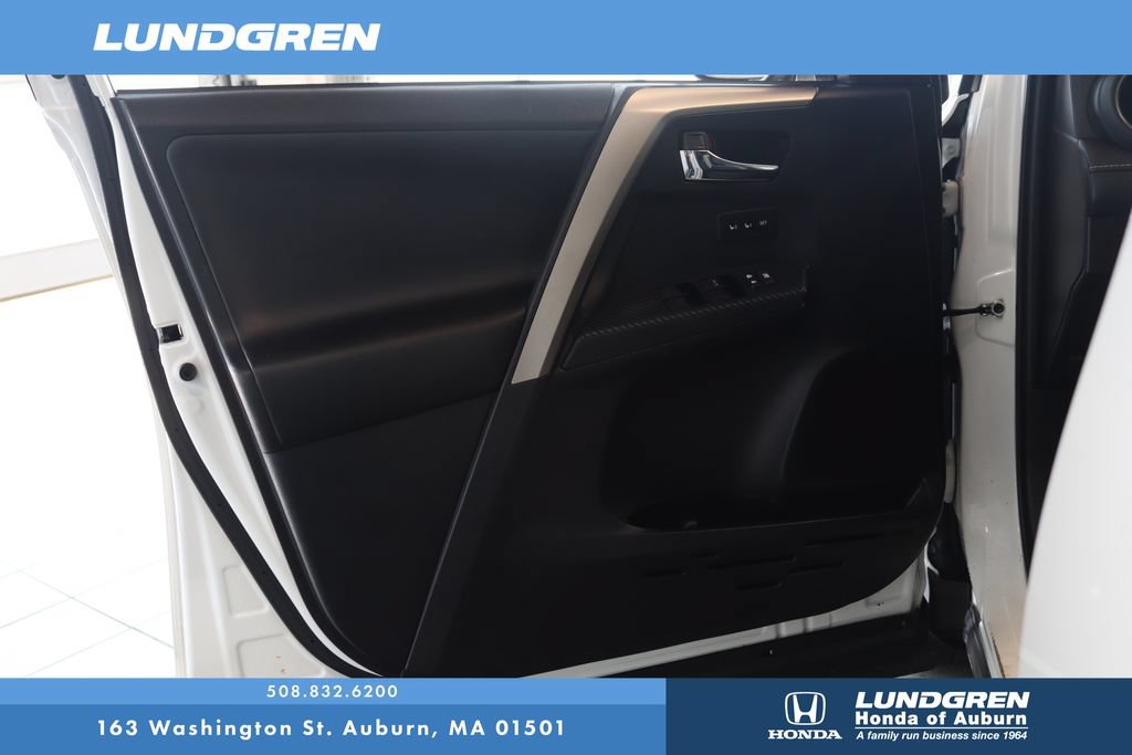 Used 2015 Toyota RAV4 Limited w/ Technology Package AWD/4WD image 8