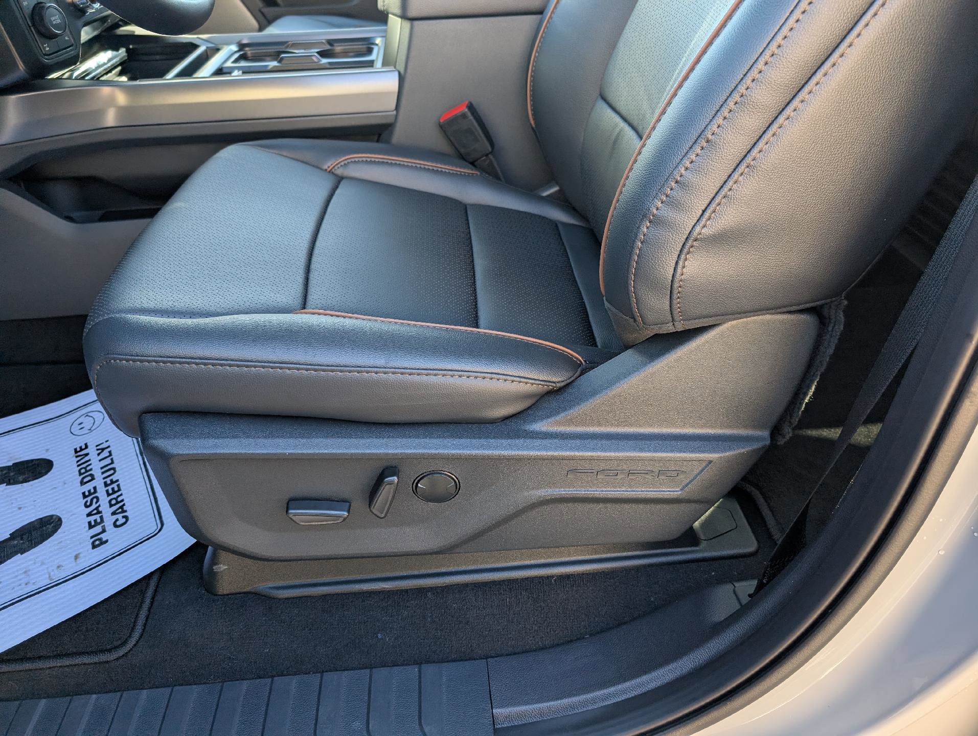 New 2026 Ford F250 Lariat w/ Black Appearance Package image 11