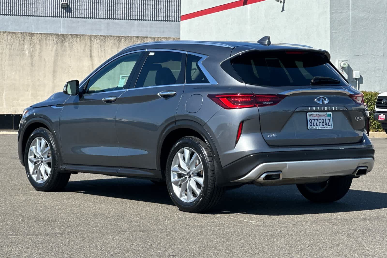 Used 2022 INFINITI QX50 Luxe AWD/4WD image 7