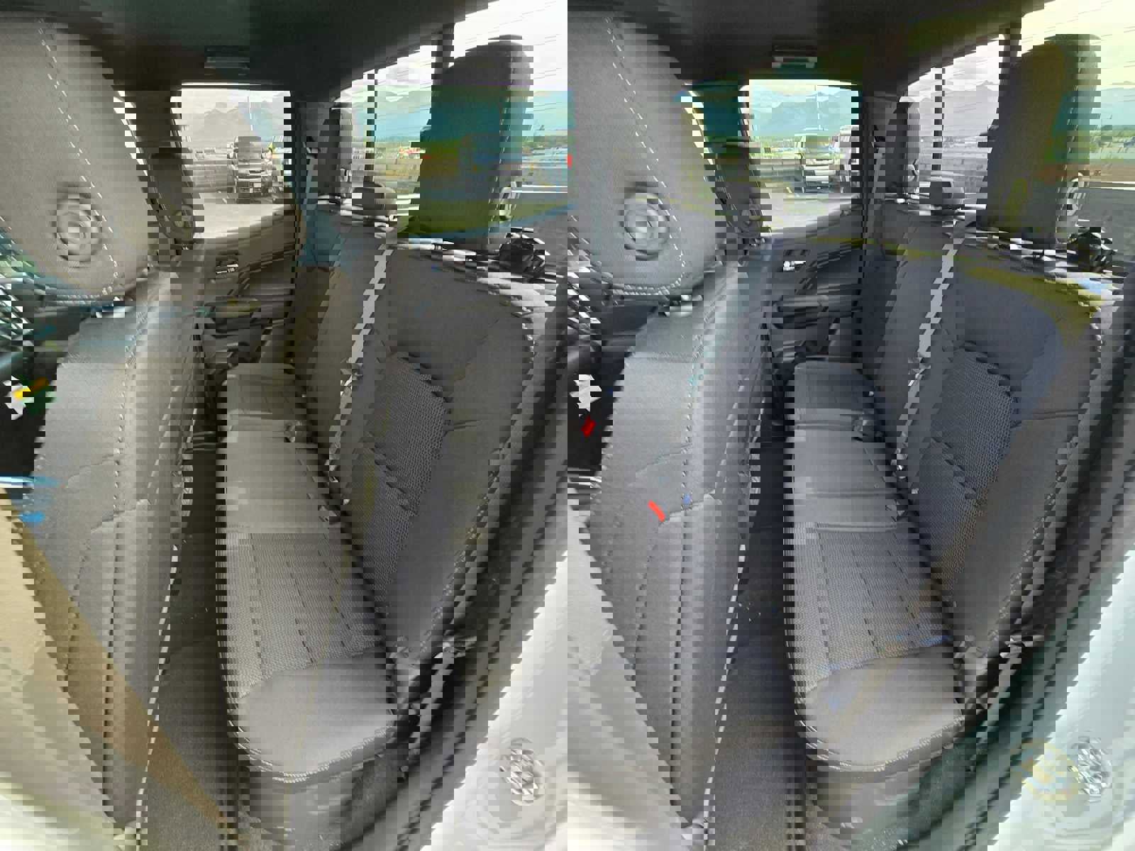 New 2024 GMC Canyon Elevation w/ Convenience Package image 18