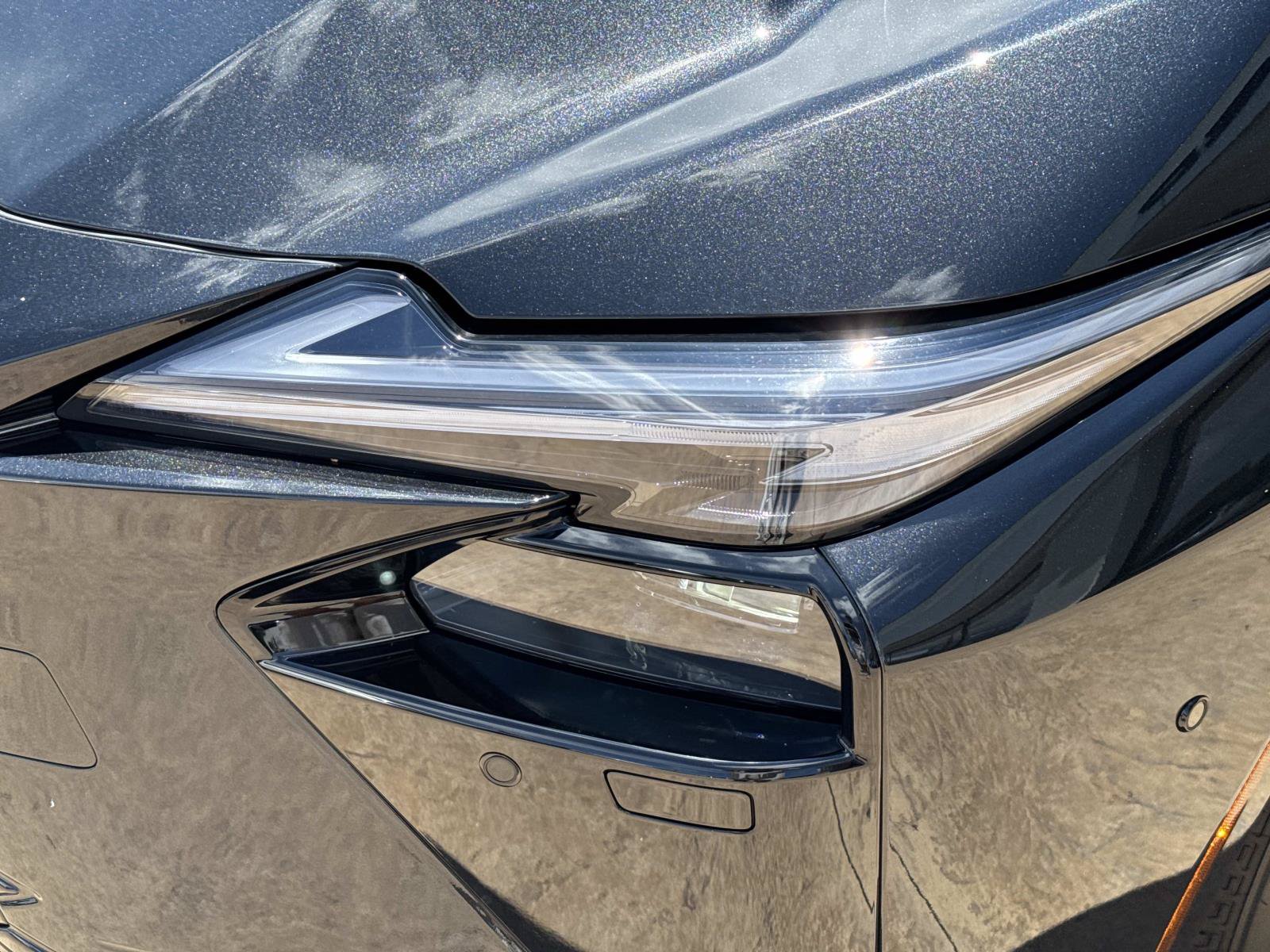 New 2026 Lexus ES 350h AWD image 9