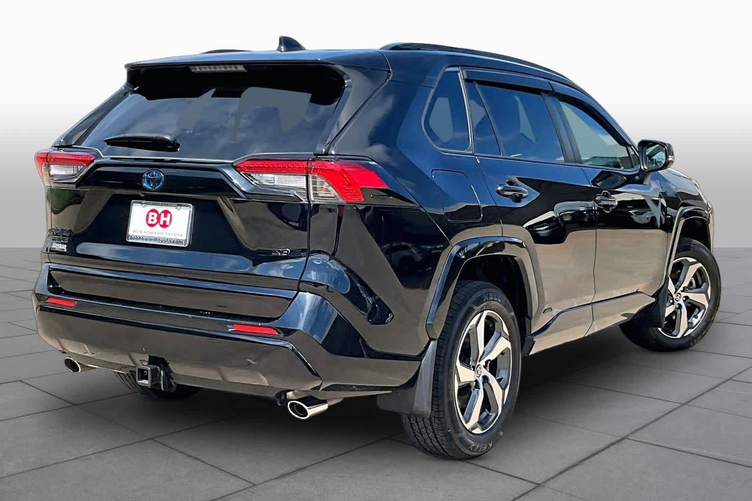 Used 2023 Toyota RAV4 SE w/ Weather & Moonroof Package AWD/4WD image 13