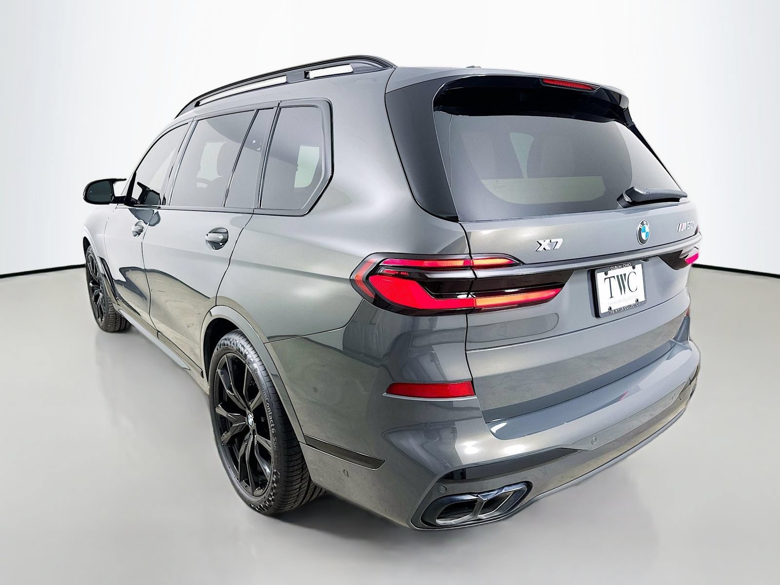 Used 2024 BMW X7 M60i w/ Executive Package AWD/4WD image 7