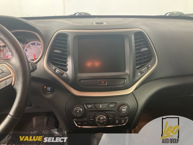 Used 2016 Jeep Cherokee Latitude w/ Comfort/Convenience Group AWD/4WD image 14