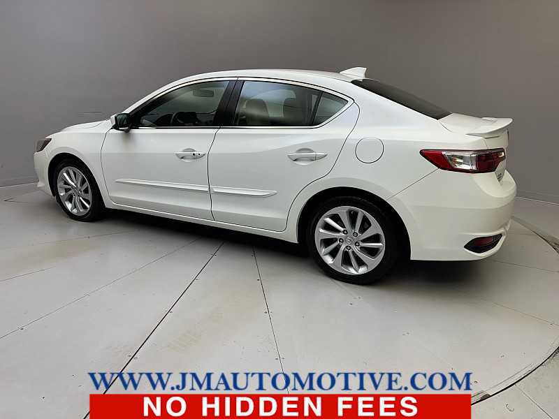 Used 2017 Acura ILX FWD image 3