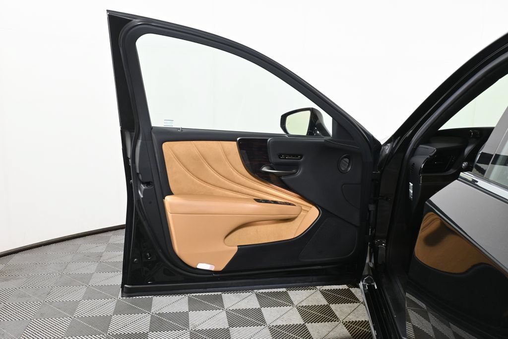 Used 2021 Lexus LS 500 AWD w/ Luxury Package image 23