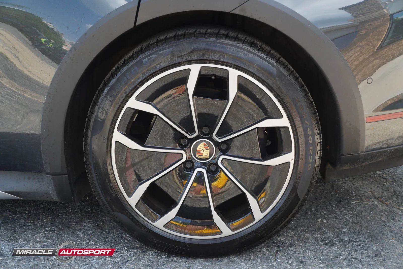 Used 2022 Porsche Taycan 4 Cross Turismo AWD/4WD image 12